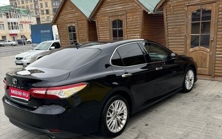 Toyota Camry, 2019 год, 2 950 000 рублей, 1 фотография