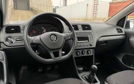 Volkswagen Polo VI (EU Market), 2015 год, 850 000 рублей, 26 фотография