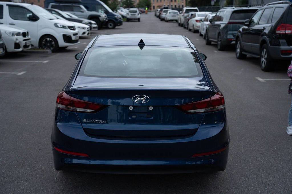 Hyundai Elantra VI рестайлинг, 2019 год, 400 000 рублей, 4 фотография