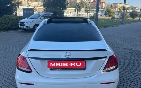 Mercedes-Benz E-Класс, 2016 год, 3 570 000 рублей, 6 фотография