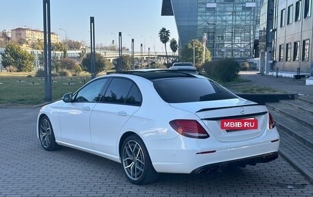 Mercedes-Benz E-Класс, 2016 год, 3 570 000 рублей, 5 фотография