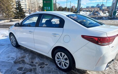 KIA Rio IV, 2021 год, 1 820 000 рублей, 3 фотография