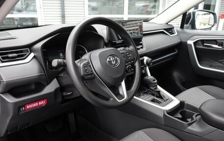 Toyota RAV4, 2024 год, 4 590 000 рублей, 10 фотография