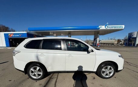 Mitsubishi Outlander III рестайлинг 3, 2012 год, 1 300 000 рублей, 3 фотография