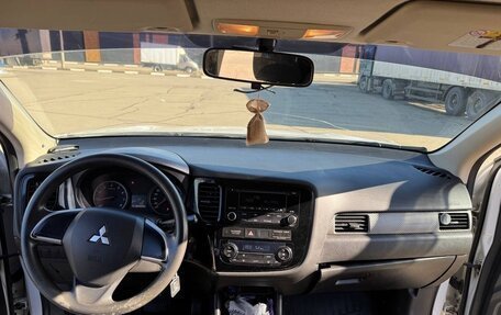 Mitsubishi Outlander III рестайлинг 3, 2012 год, 1 300 000 рублей, 9 фотография