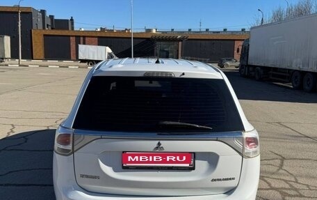 Mitsubishi Outlander III рестайлинг 3, 2012 год, 1 300 000 рублей, 8 фотография
