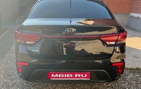 KIA Rio IV, 2020 год, 1 800 000 рублей, 2 фотография