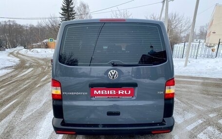 Volkswagen Transporter T5 рестайлинг, 2013 год, 2 117 000 рублей, 8 фотография