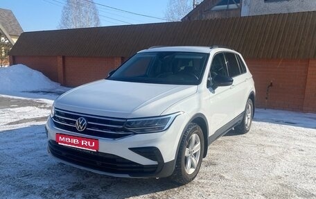 Volkswagen Tiguan II, 2022 год, 3 590 000 рублей, 1 фотография