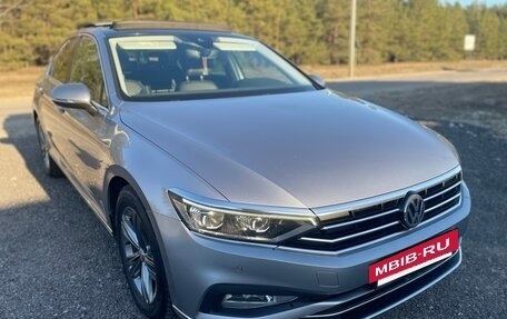 Volkswagen Passat B8 рестайлинг, 2019 год, 2 420 000 рублей, 8 фотография