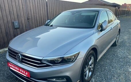 Volkswagen Passat B8 рестайлинг, 2019 год, 2 420 000 рублей, 11 фотография