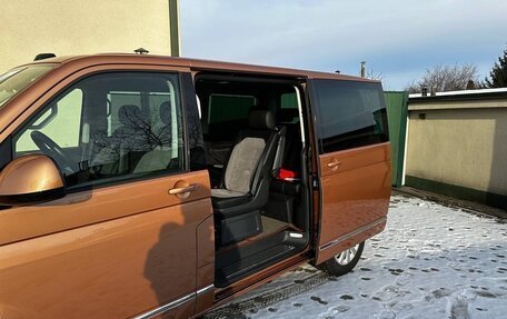 Volkswagen Multivan T6 рестайлинг, 2019 год, 6 590 000 рублей, 5 фотография