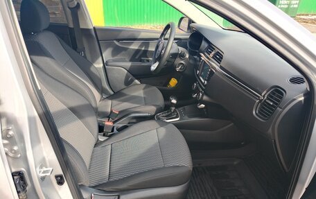 KIA Rio IV, 2018 год, 1 645 000 рублей, 2 фотография