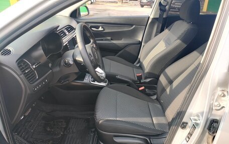 KIA Rio IV, 2018 год, 1 645 000 рублей, 6 фотография