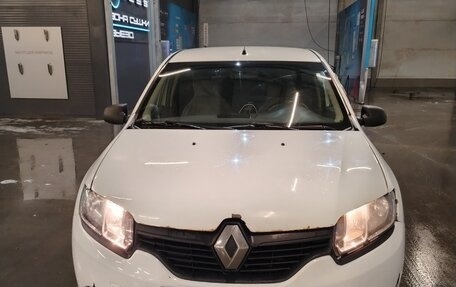 Renault Logan II, 2017 год, 470 000 рублей, 2 фотография