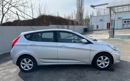 Hyundai Solaris II рестайлинг, 2012 год, 870 000 рублей, 4 фотография
