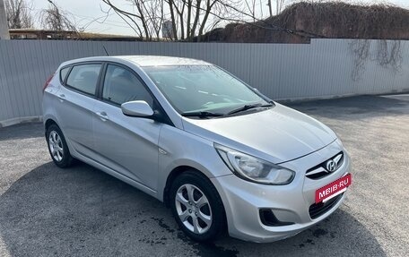 Hyundai Solaris II рестайлинг, 2012 год, 870 000 рублей, 3 фотография