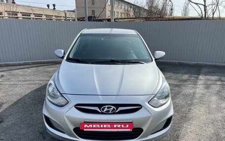 Hyundai Solaris II рестайлинг, 2012 год, 870 000 рублей, 2 фотография