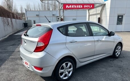 Hyundai Solaris II рестайлинг, 2012 год, 870 000 рублей, 5 фотография