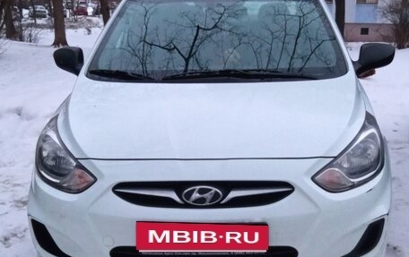 Hyundai Solaris II рестайлинг, 2013 год, 1 100 000 рублей, 2 фотография