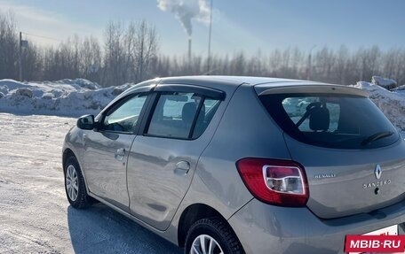 Renault Sandero II рестайлинг, 2015 год, 700 000 рублей, 3 фотография