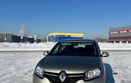 Renault Sandero II рестайлинг, 2015 год, 700 000 рублей, 8 фотография