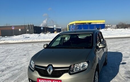 Renault Sandero II рестайлинг, 2015 год, 700 000 рублей, 10 фотография