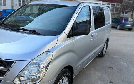 Hyundai Grand Starex Grand Starex I рестайлинг 2, 2008 год, 1 300 000 рублей, 2 фотография