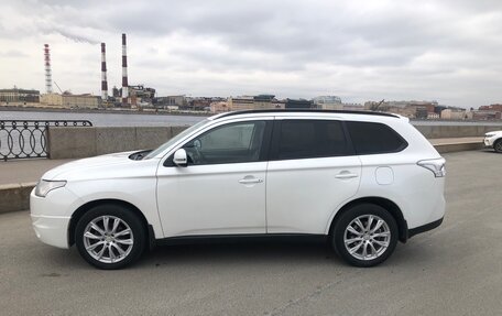 Mitsubishi Outlander III рестайлинг 3, 2013 год, 1 350 000 рублей, 13 фотография