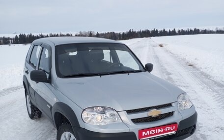 Chevrolet Niva I рестайлинг, 2015 год, 680 000 рублей, 9 фотография