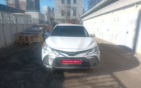 Toyota Camry, 2021 год, 2 700 000 рублей, 6 фотография