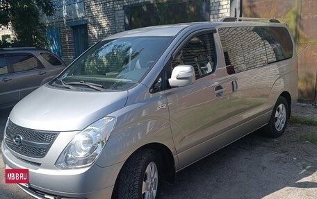 Hyundai Grand Starex Grand Starex I рестайлинг 2, 2014 год, 2 200 000 рублей, 2 фотография