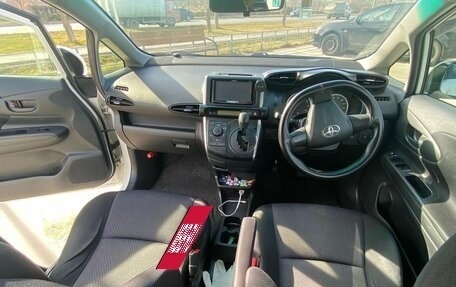 Toyota Wish II, 2014 год, 1 700 000 рублей, 29 фотография