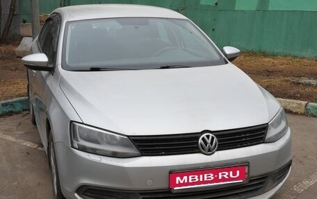 Volkswagen Jetta VI, 2013 год, 1 250 000 рублей, 2 фотография