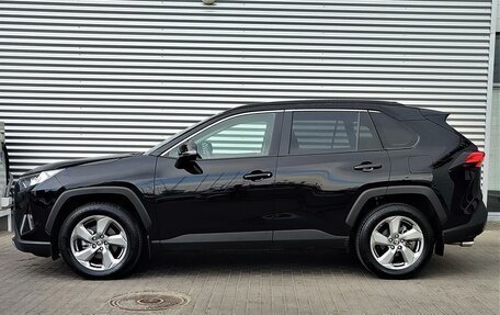 Toyota RAV4, 2021 год, 3 700 000 рублей, 4 фотография