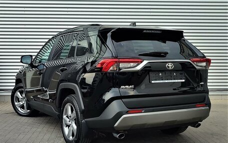 Toyota RAV4, 2021 год, 3 700 000 рублей, 6 фотография
