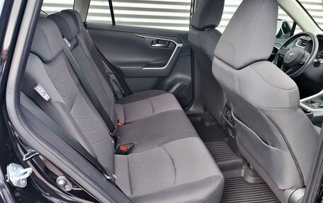 Toyota RAV4, 2021 год, 3 700 000 рублей, 16 фотография