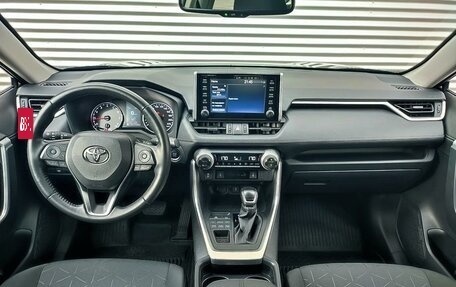 Toyota RAV4, 2021 год, 3 700 000 рублей, 17 фотография