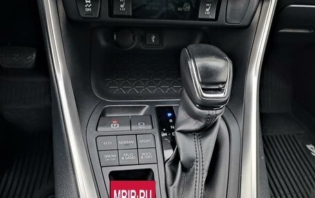 Toyota RAV4, 2021 год, 3 700 000 рублей, 18 фотография
