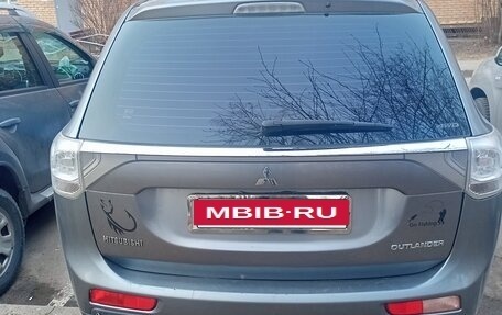 Mitsubishi Outlander III рестайлинг 3, 2012 год, 1 300 000 рублей, 2 фотография