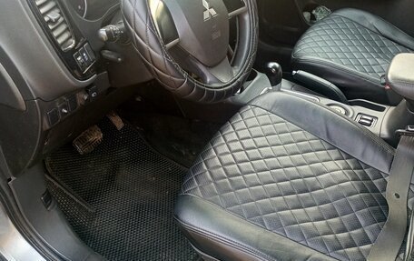 Mitsubishi Outlander III рестайлинг 3, 2012 год, 1 300 000 рублей, 9 фотография