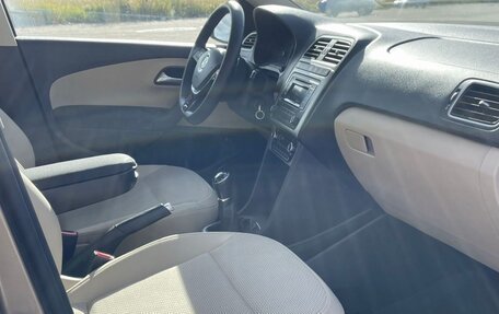 Volkswagen Polo VI (EU Market), 2017 год, 1 100 000 рублей, 14 фотография