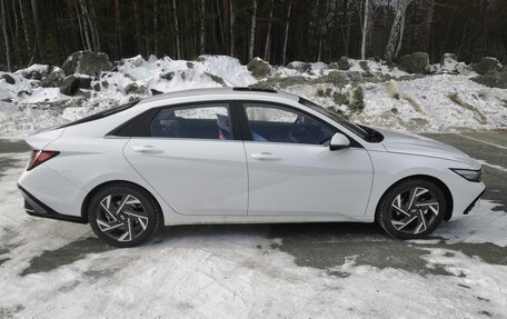 Hyundai Elantra, 2023 год, 2 500 000 рублей, 13 фотография