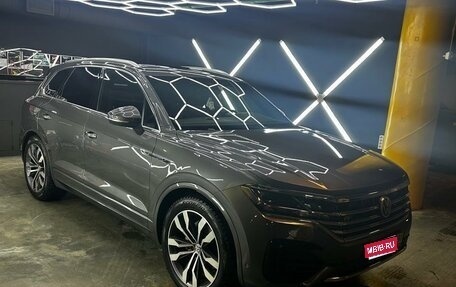 Volkswagen Touareg III, 2019 год, 5 600 000 рублей, 1 фотография