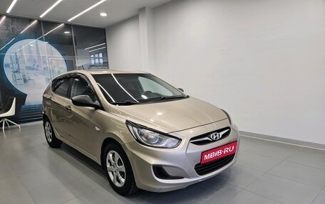 Hyundai Solaris II рестайлинг, 2011 год, 700 000 рублей, 3 фотография