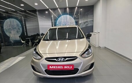 Hyundai Solaris II рестайлинг, 2011 год, 700 000 рублей, 2 фотография