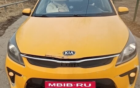 KIA Rio IV, 2017 год, 1 000 000 рублей, 2 фотография