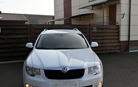 Skoda Superb III рестайлинг, 2010 год, 650 000 рублей, 2 фотография