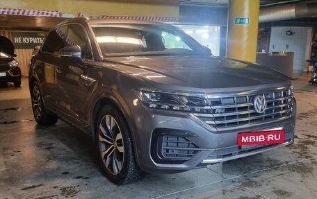 Volkswagen Touareg III, 2019 год, 5 600 000 рублей, 5 фотография