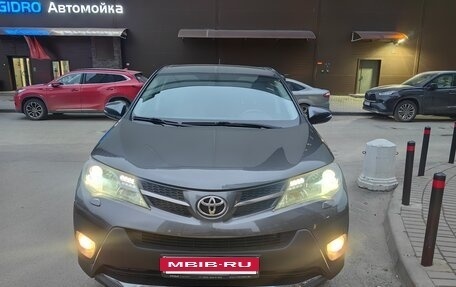 Toyota RAV4, 2013 год, 2 100 000 рублей, 2 фотография